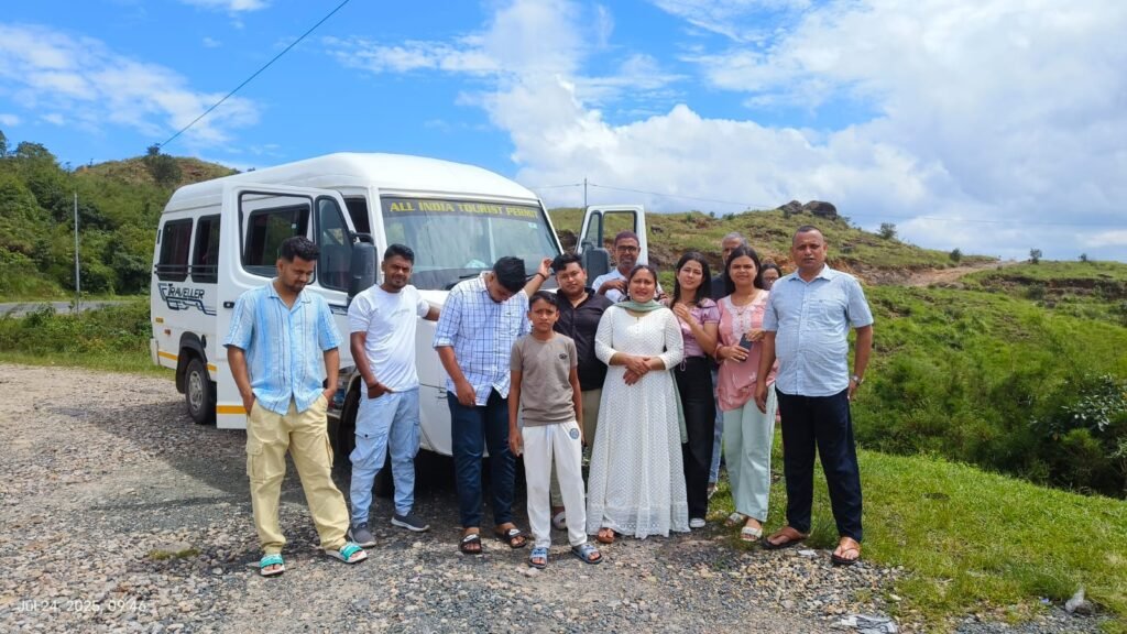 Group of travellers with a tour vehicle